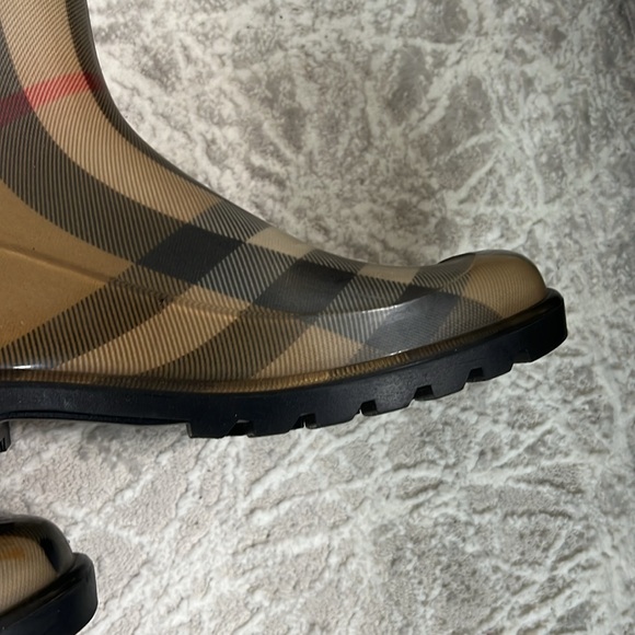 Burberry Rain Boots Sz 9 - Picture 6 of 14